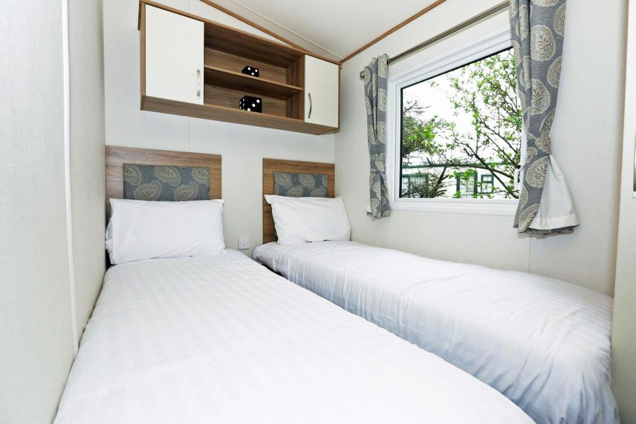 Newperran Holiday Park นิวคีย์ ภายนอก รูปภาพ
